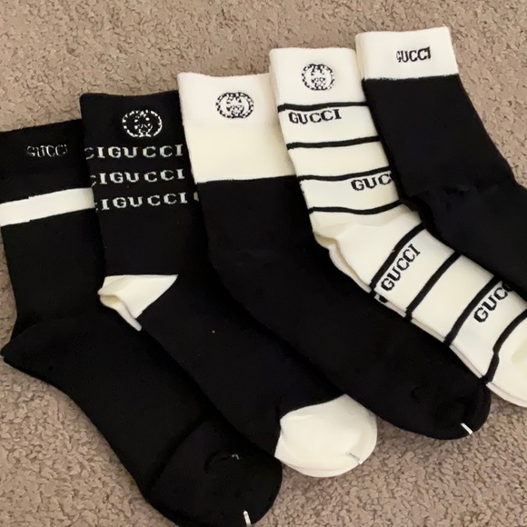 Gucci Men's Black and White Striped Socks Collection - Picture 1 of 4